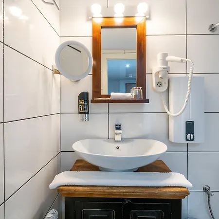 Inn Engel & Kreuz 3*